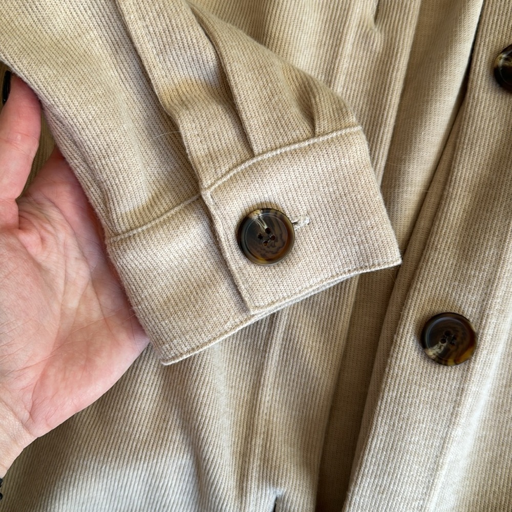 Light shacket - Picture 2 of 2